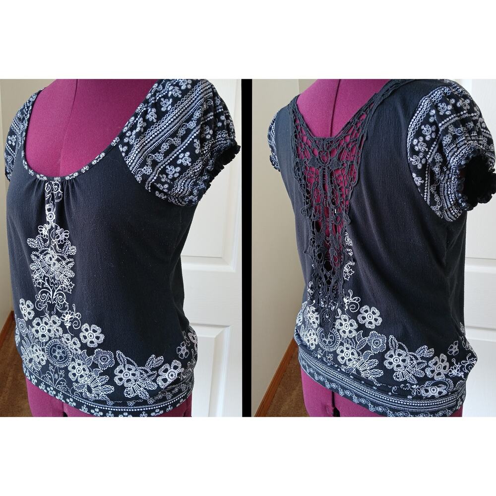 No Boundaries Lace Back Floral Paisley Blouse Juniors XXL 19 black white neutral